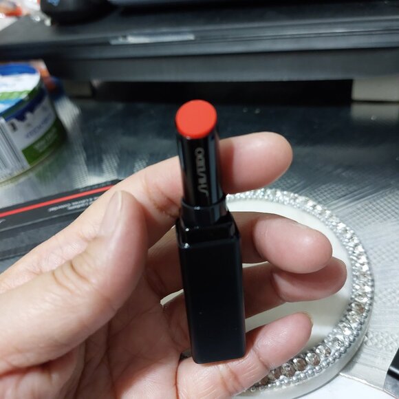 Shiseido Modern Matte Powder Lipstick Full Coverage Poppy 105 Lasting Color - Picture 4 of 8